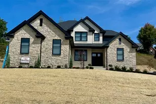 1029 Skyline Dr, Cecil, PA 15317 - Photo 1