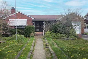 423 E Hazelcroft Ave, New Castle, PA 16105 - Photo 1
