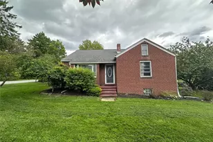 904 Sandalwood Dr, Greensburg, PA 15601 - Photo 1