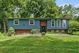 225 Woodcroft Rd, Economy, PA 15005 - Photo 1