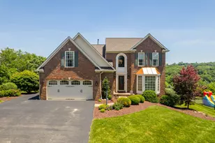 1734 Queens Dr, South Park, PA 15129 - Photo 1