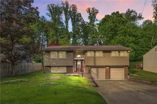 721 Pine Valley Dr, Pittsburgh, PA 15239 - Photo 1