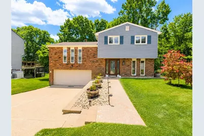 111 Crestwood Dr, Ross Twp, PA 15237 - Photo 1