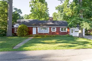 516 Oak Hill Dr, Grove City Boro, PA 16127 - Photo 1