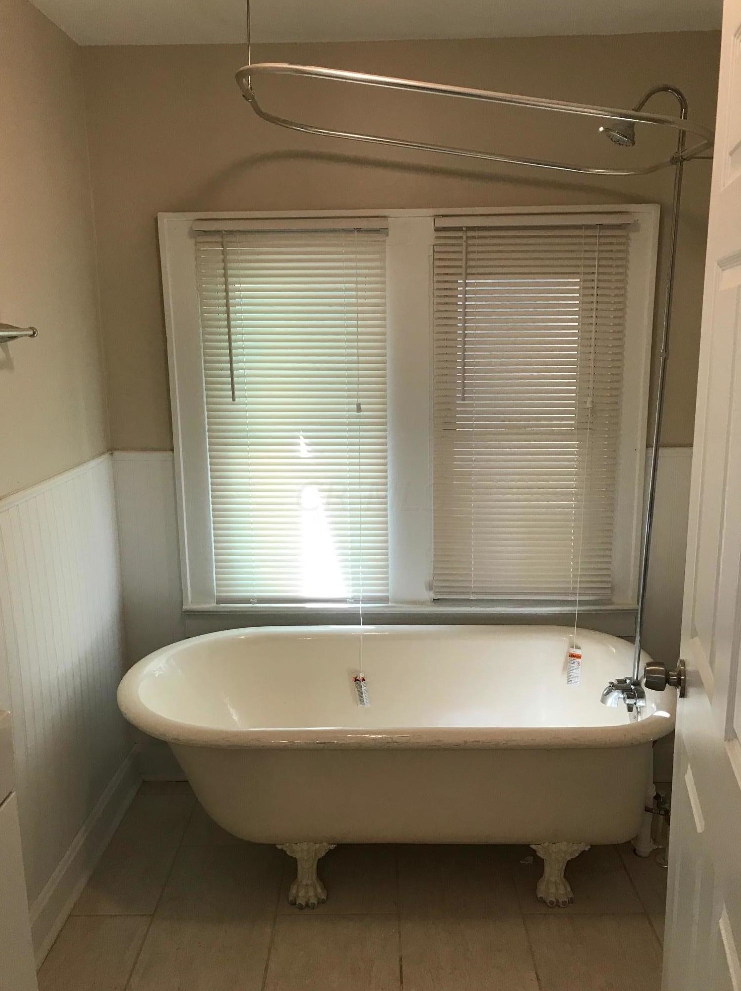 553 Townsend Ave, Columbus OH 43223-1825 exterior