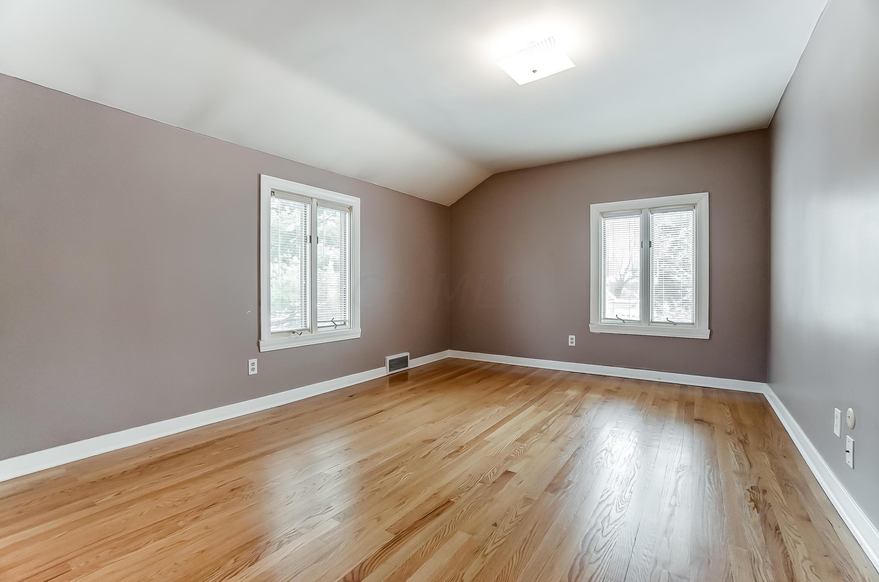 2396 Clb Rd, Columbus OH 43221-4005 exterior