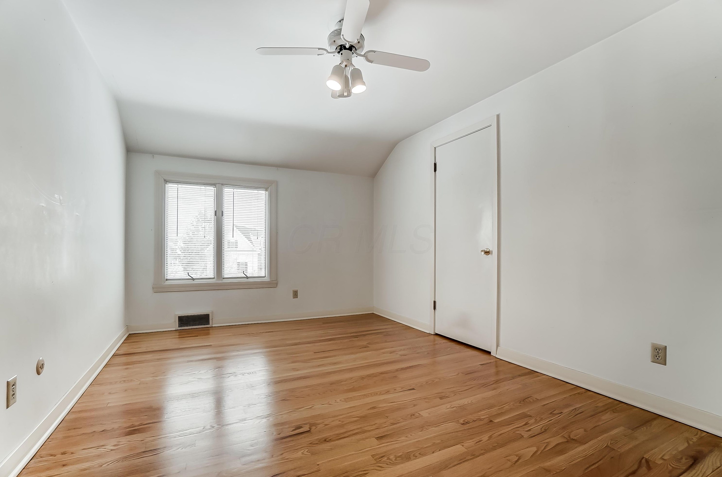 2396 Clb Rd, Columbus OH 43221-4005 exterior