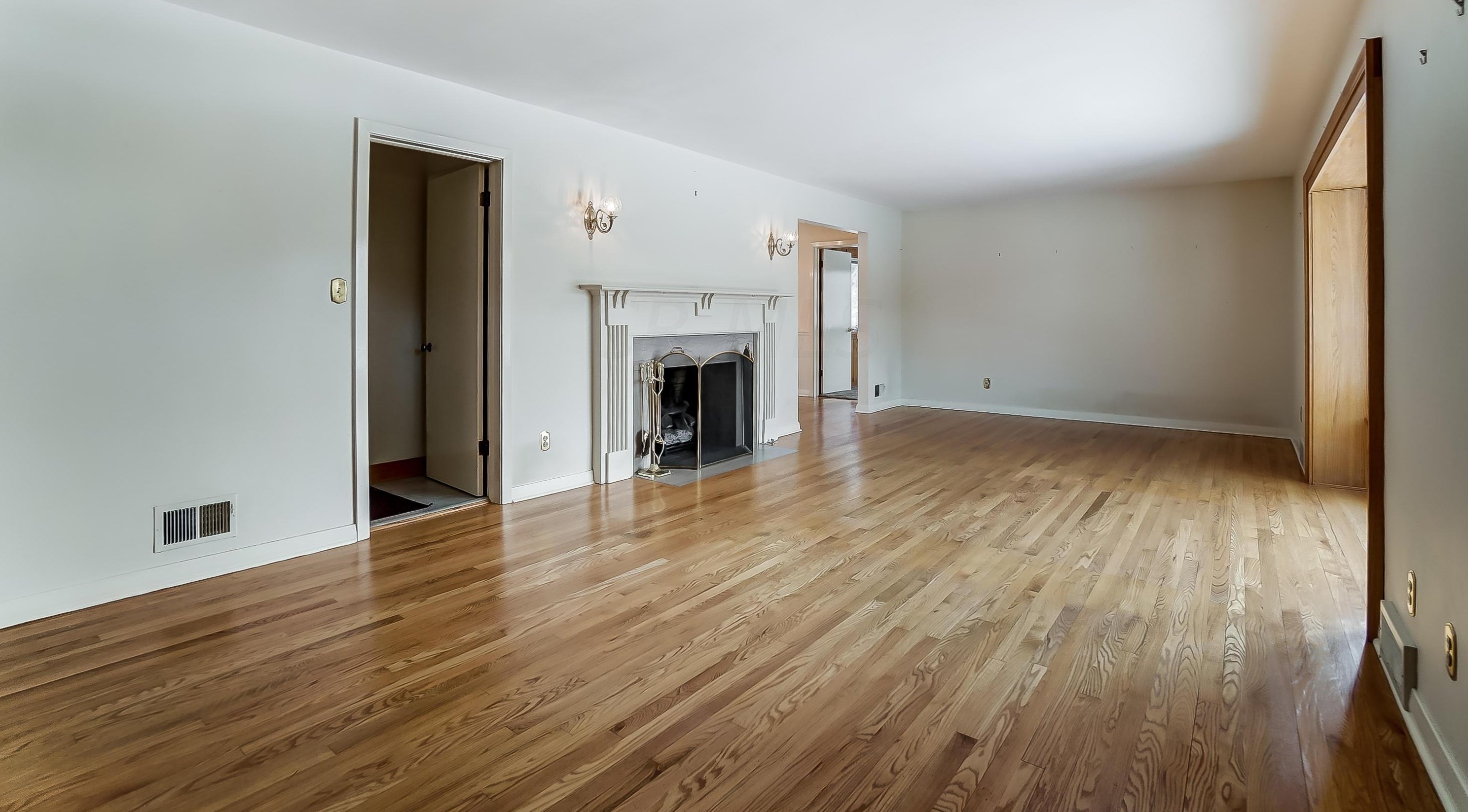 2396 Clb Rd, Columbus OH 43221-4005 exterior