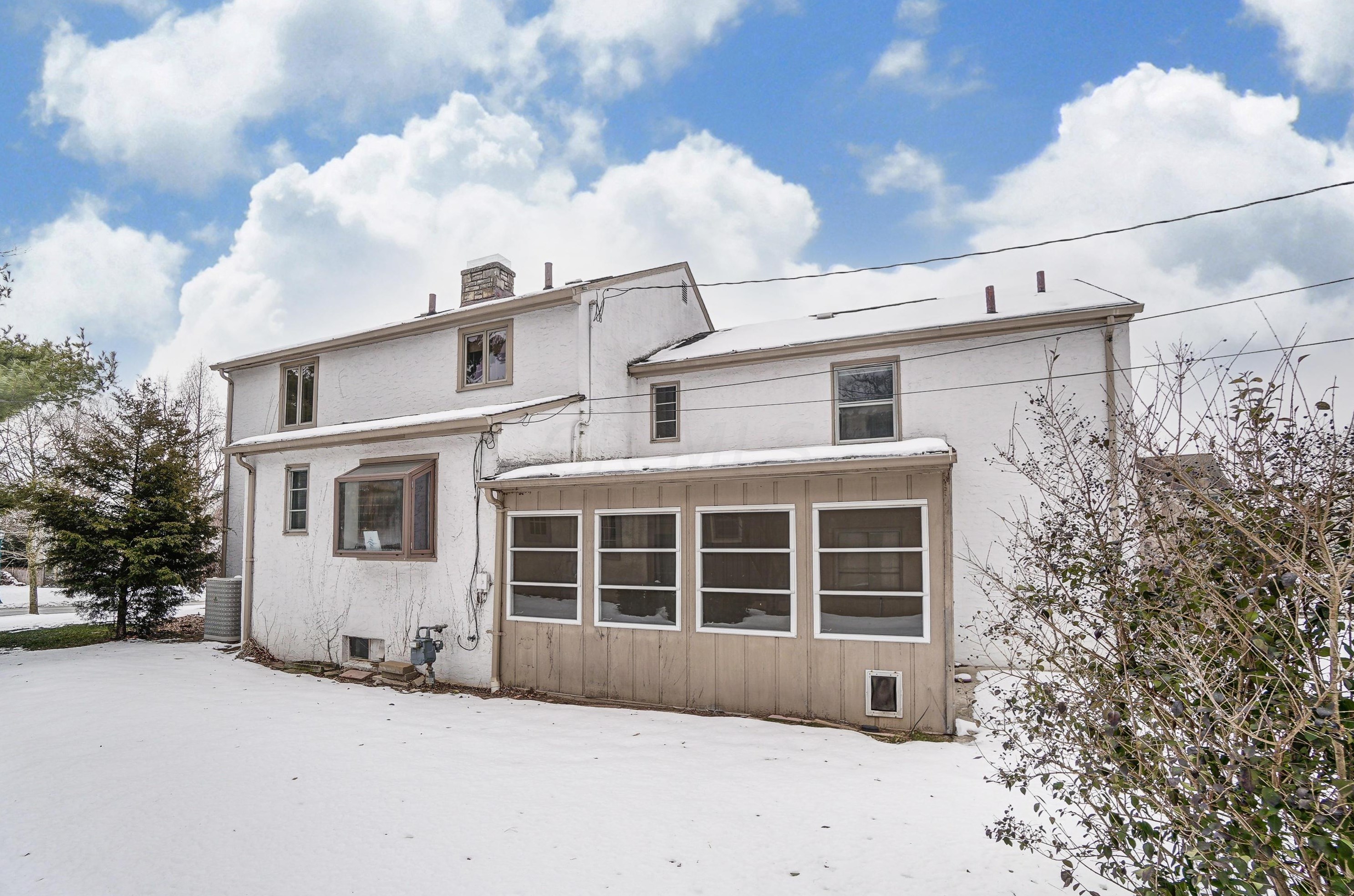 2396 Clb Rd, Columbus OH 43221-4005 exterior