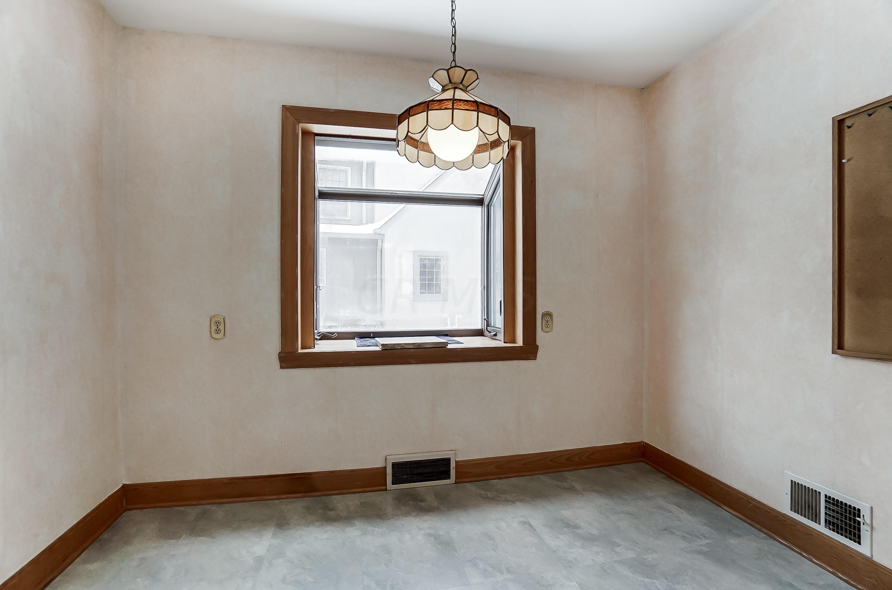 2396 Clb Rd, Columbus OH 43221-4005 exterior