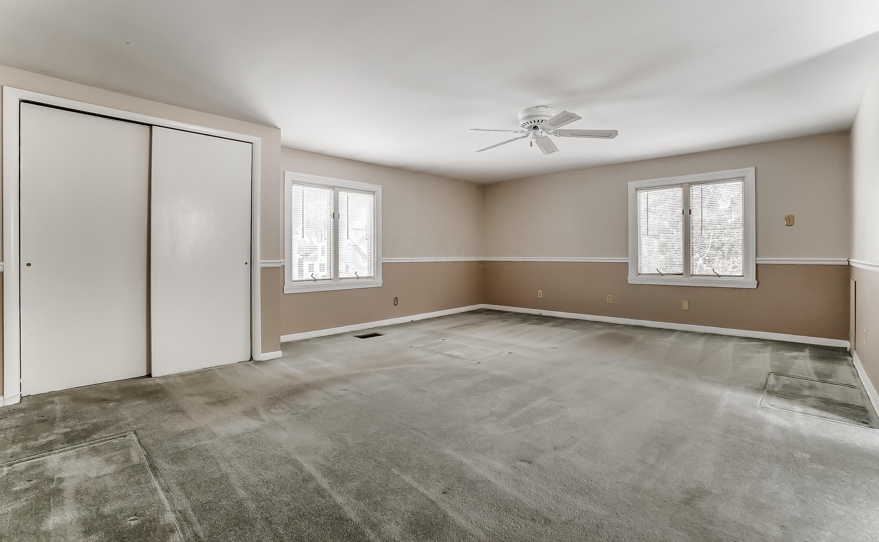 2396 Clb Rd, Columbus OH 43221-4005 exterior