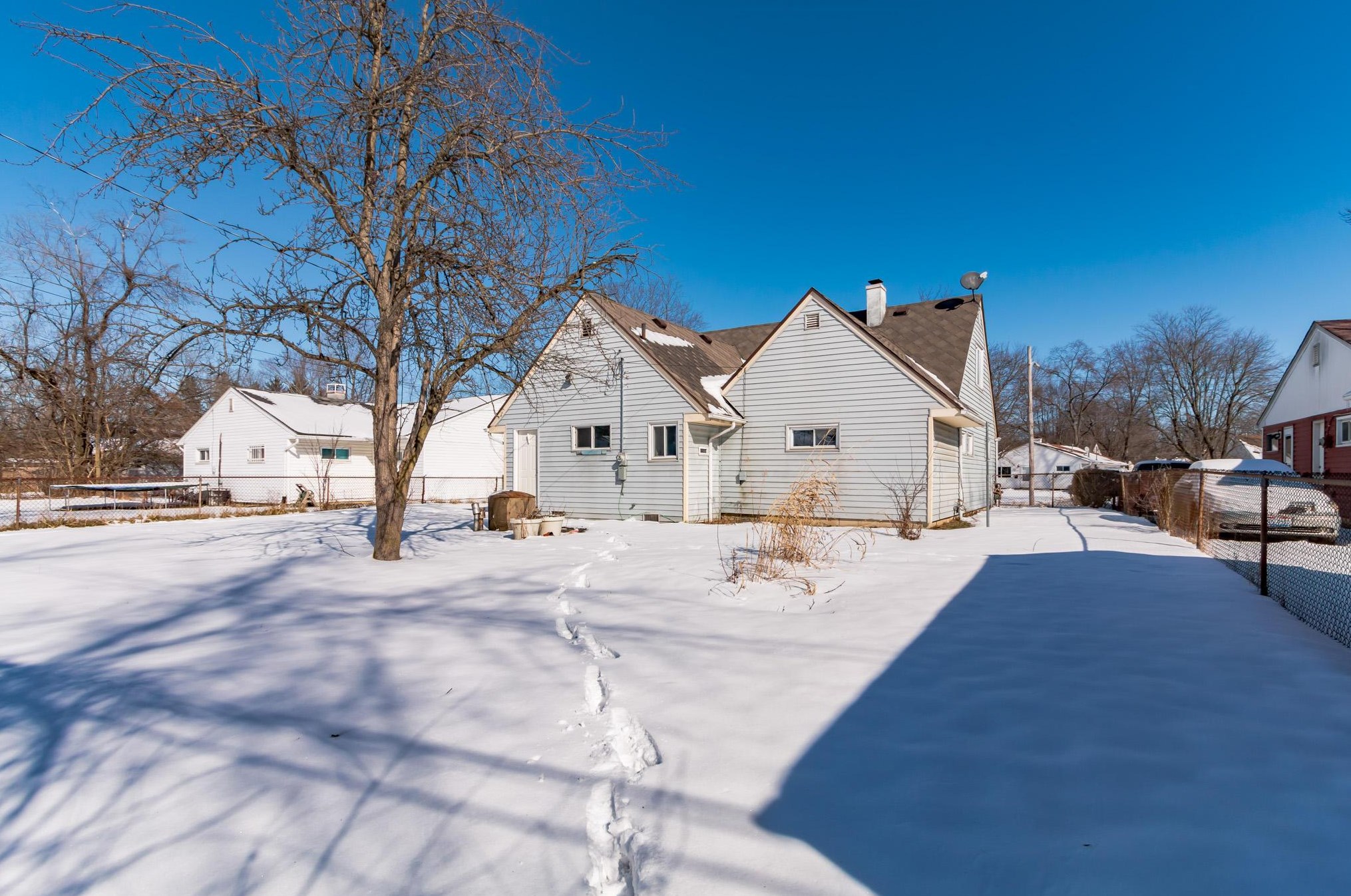 2165 Brentnell Ave, Columbus OH 43211-1911 exterior