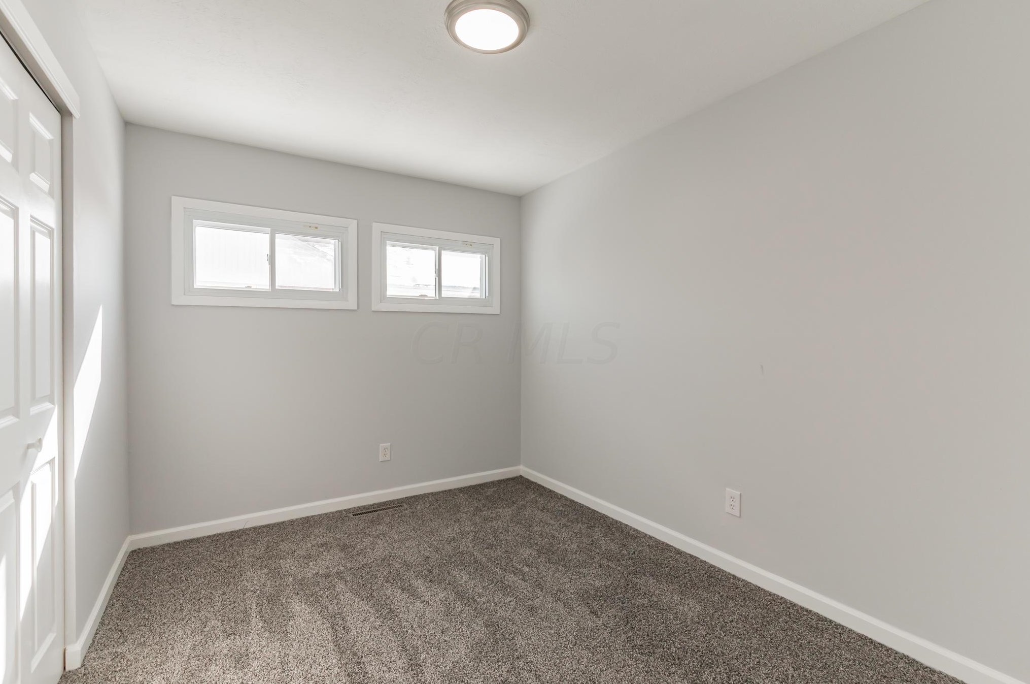 2165 Brentnell Ave, Columbus OH 43211-1911 exterior