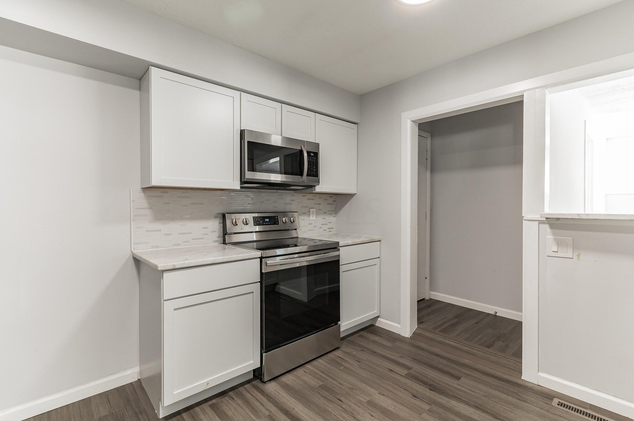 2165 Brentnell Ave, Columbus OH 43211-1911 exterior