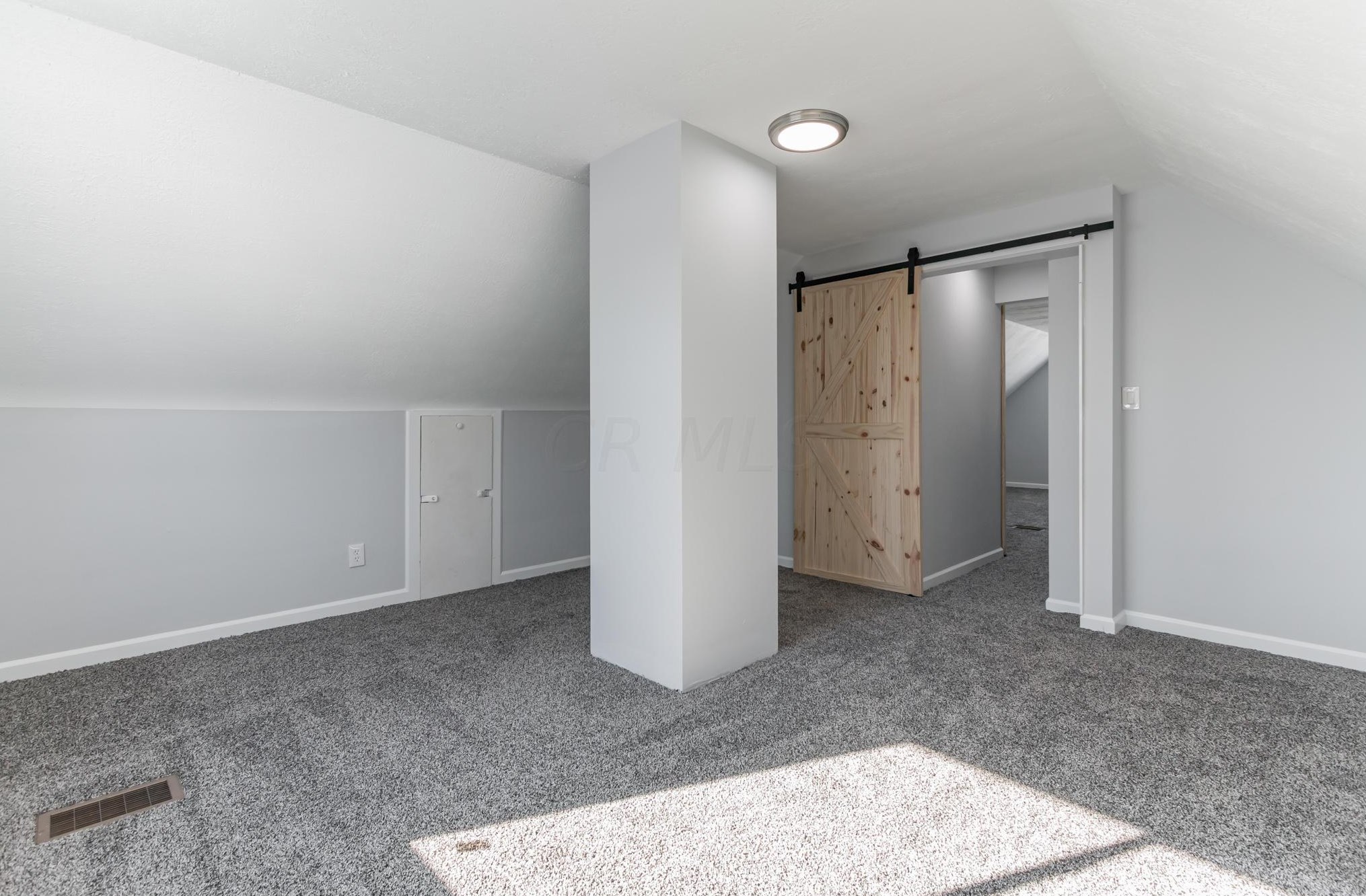 2165 Brentnell Ave, Columbus OH 43211-1911 exterior