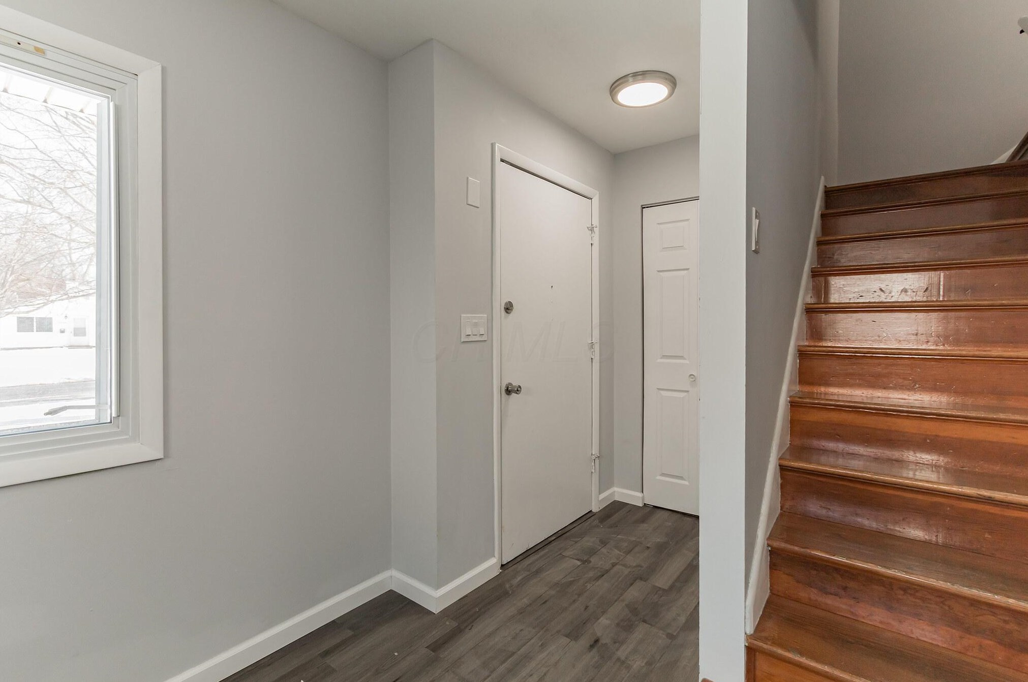 2165 Brentnell Ave, Columbus OH 43211-1911 exterior