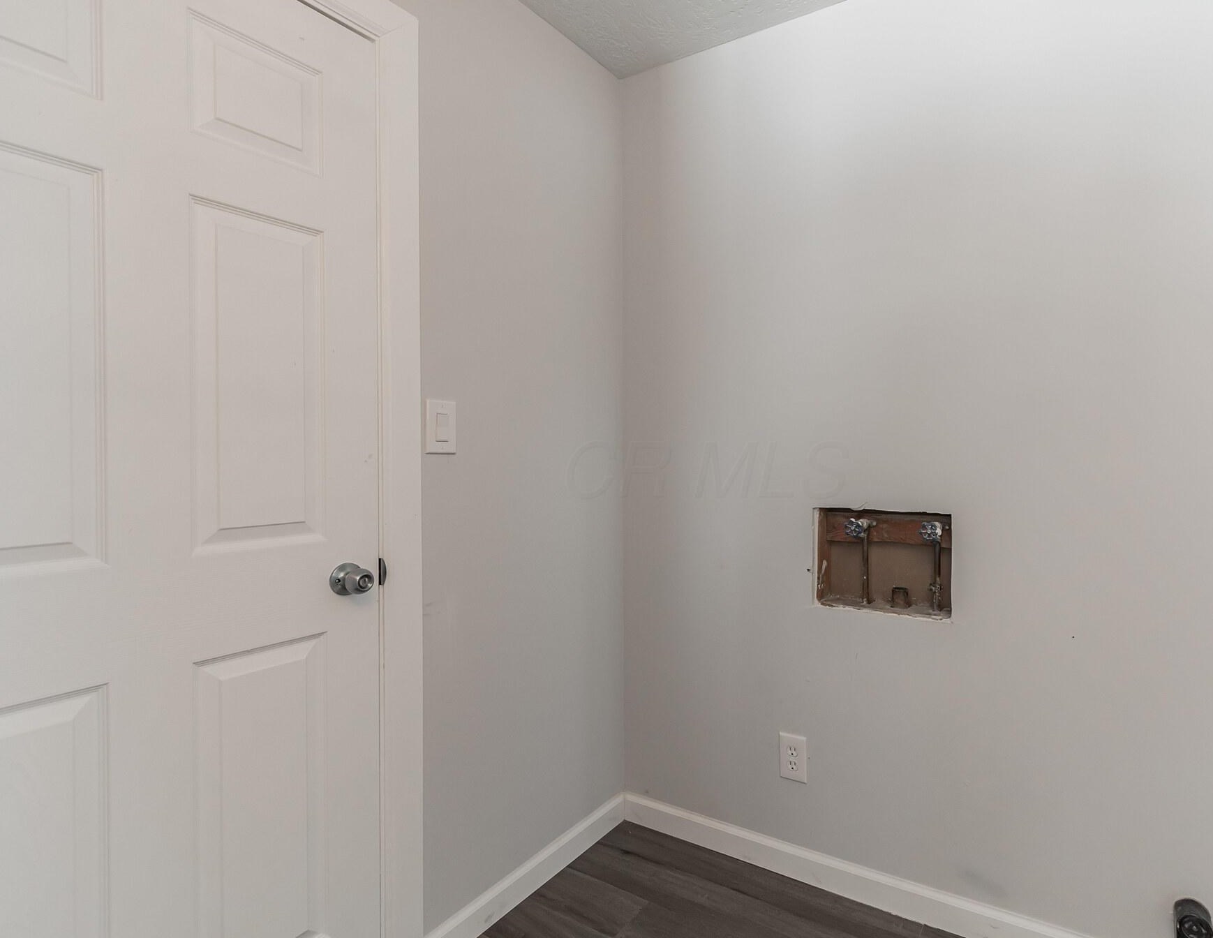 2165 Brentnell Ave, Columbus OH 43211-1911 exterior