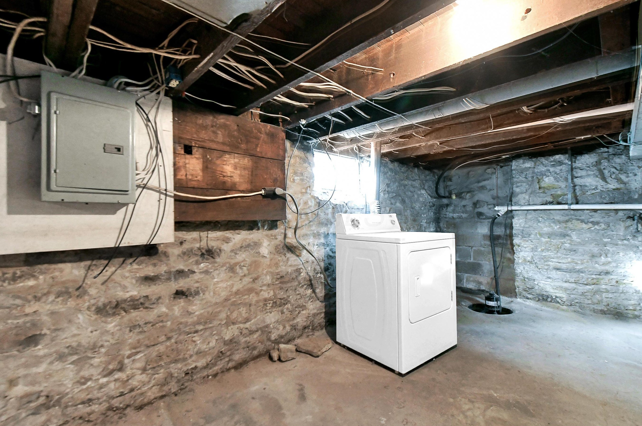 625 Lazelle St, Columbus OH 43206-1160 exterior