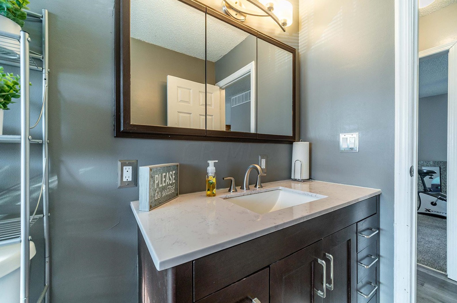 4673 Glenhaven Dr, Columbus OH 43231-5949 exterior