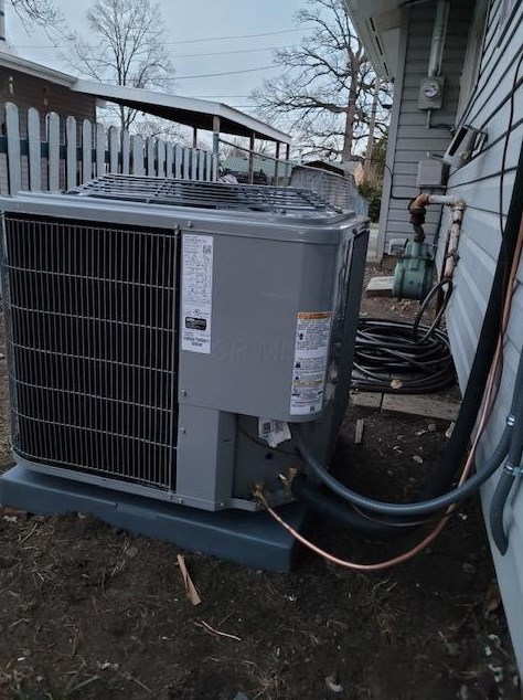 864 Mark Pl, Columbus OH 43204-1732 exterior