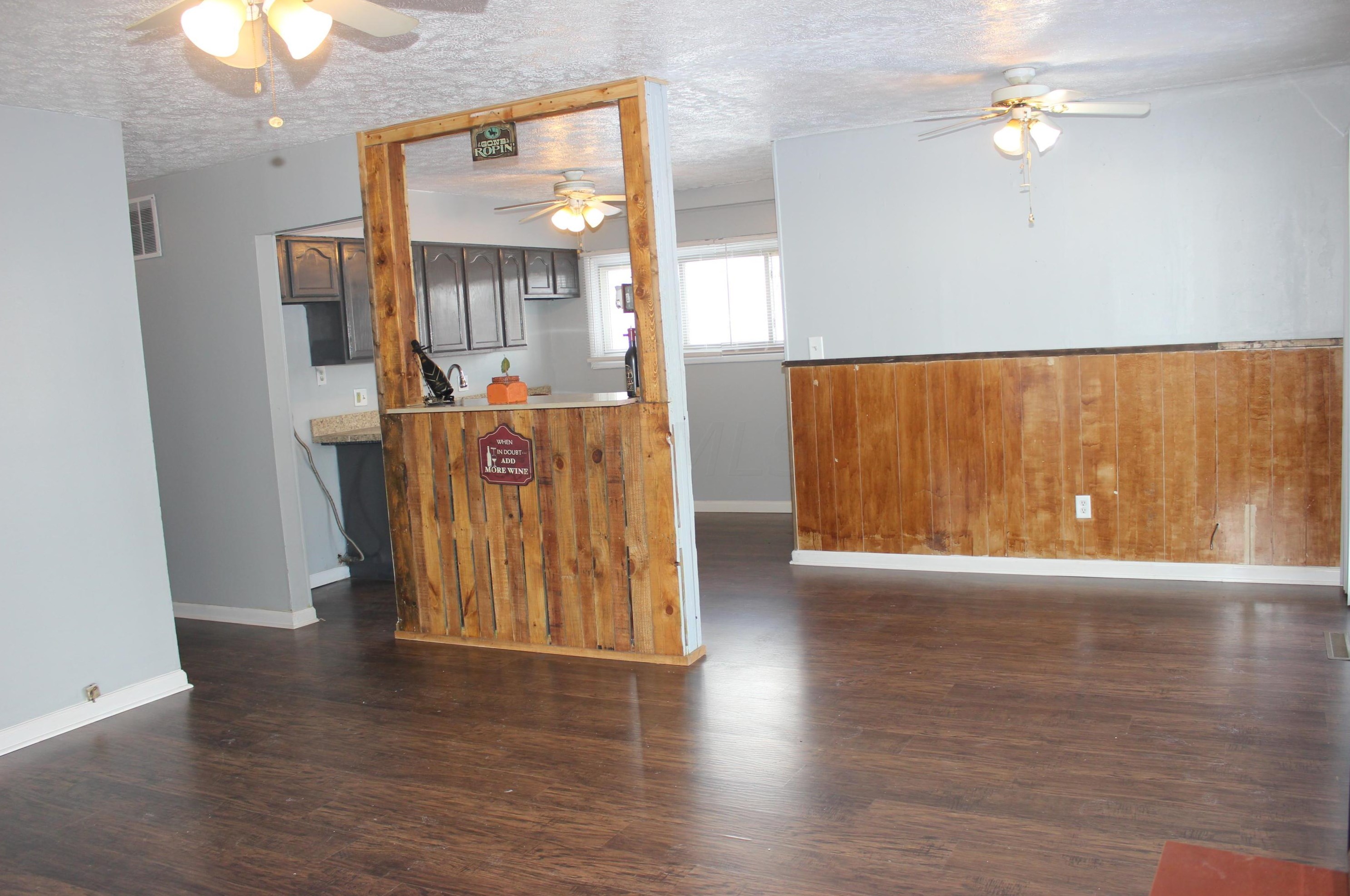 864 Mark Pl, Columbus OH 43204-1732 exterior