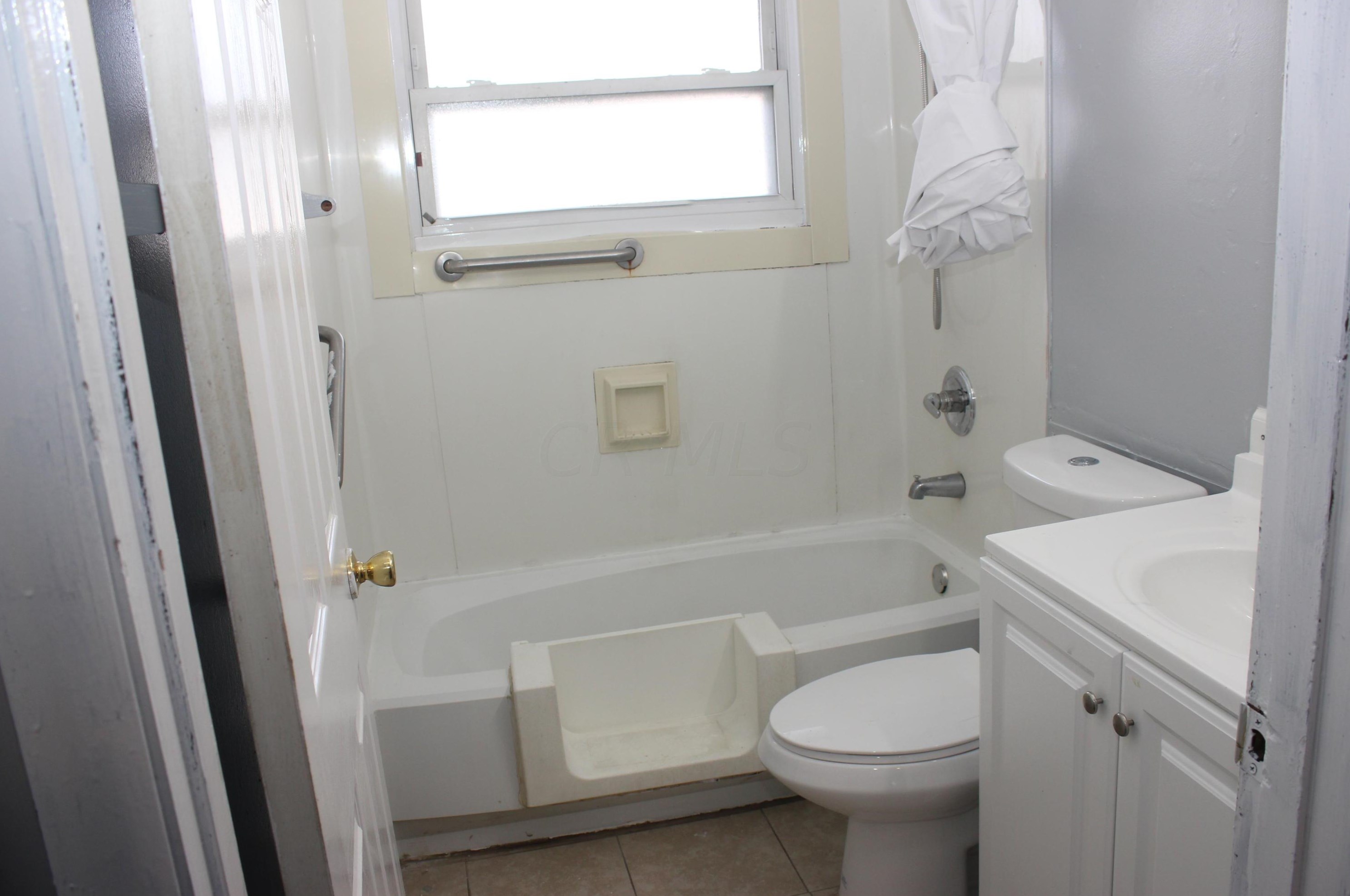 864 Mark Pl, Columbus OH 43204-1732 exterior