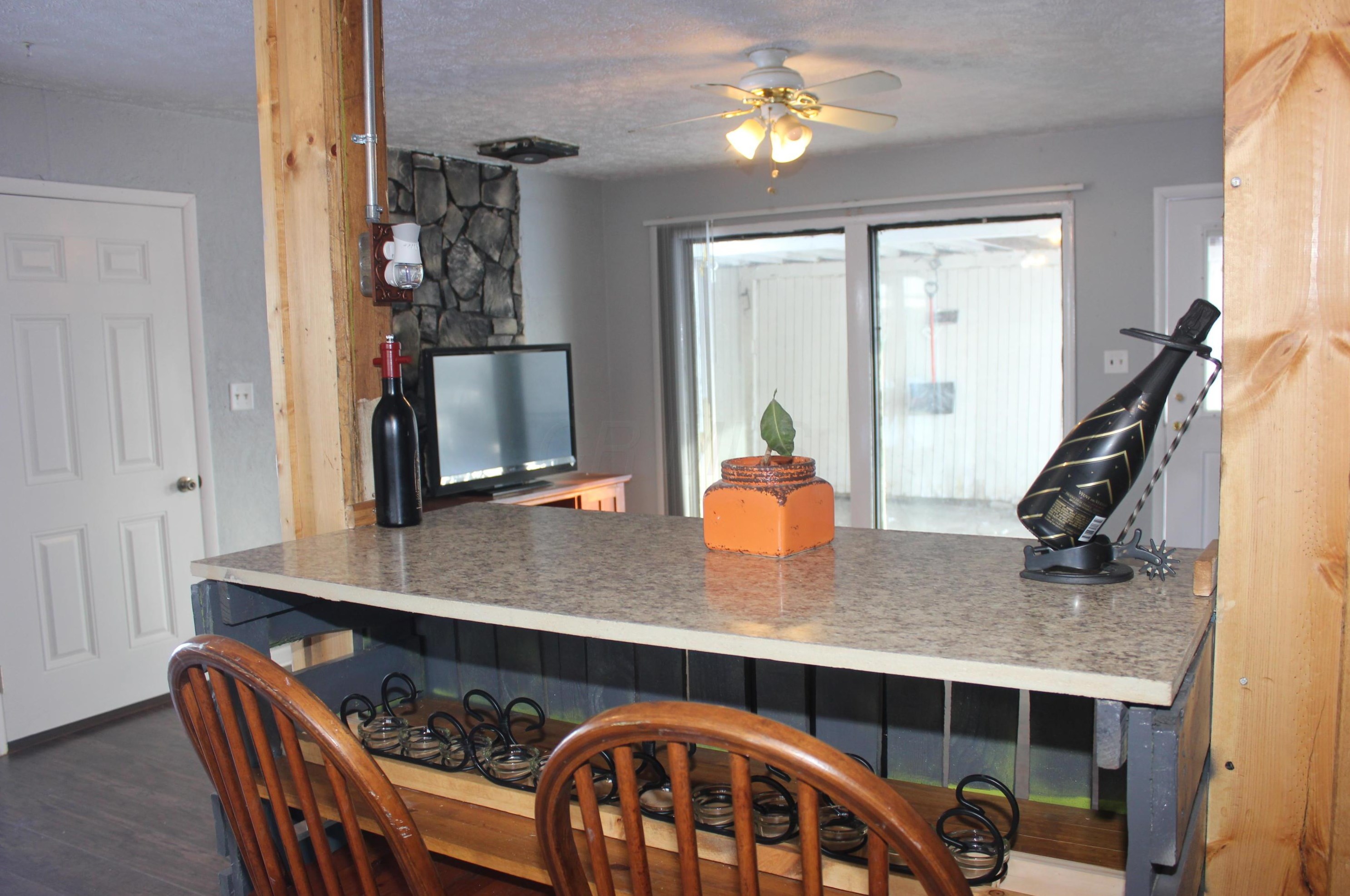 864 Mark Pl, Columbus OH 43204-1732 exterior