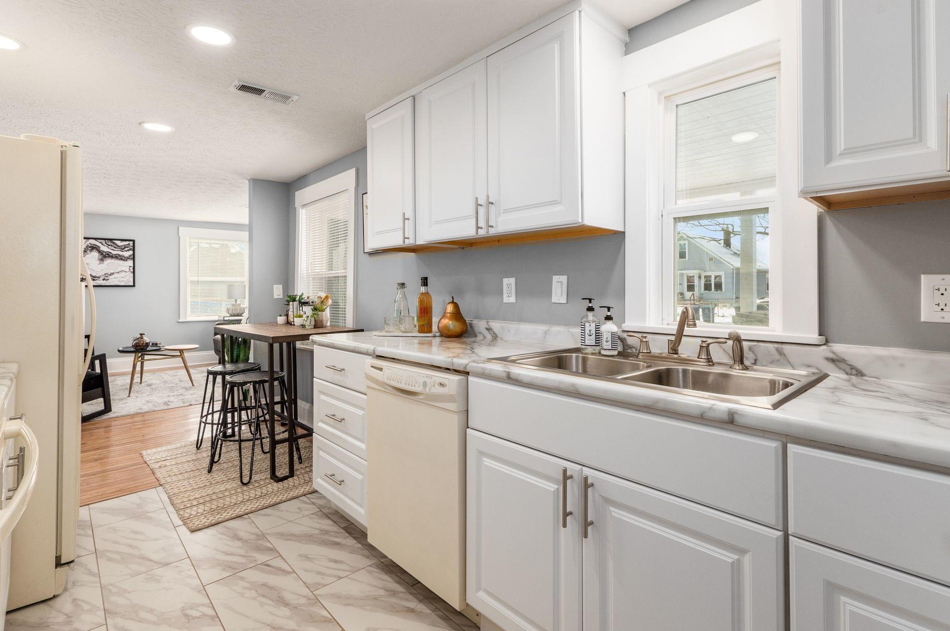 2230 Mcguffey Rd, Columbus OH 43211-2021 exterior