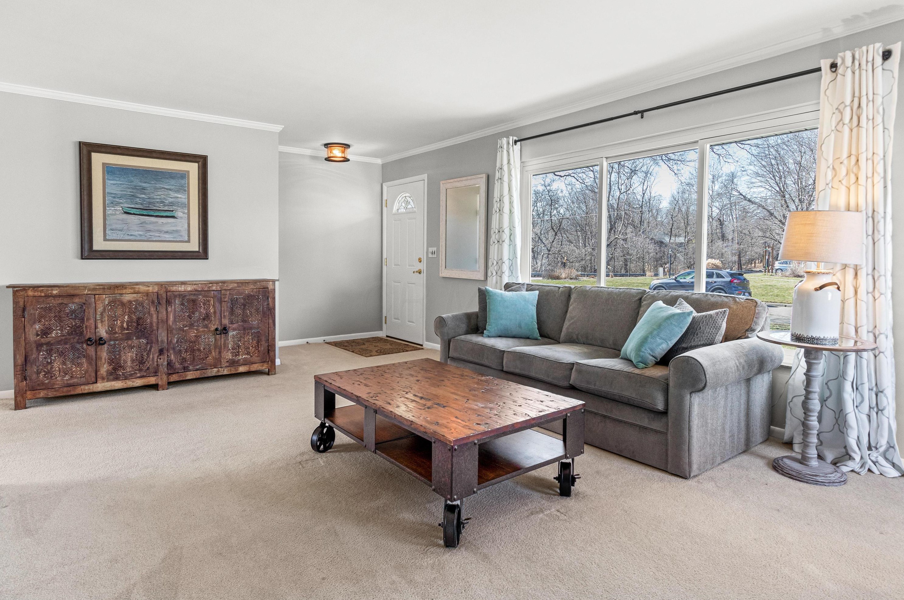 602 Cooke Rd, Columbus OH 43214-2822 exterior