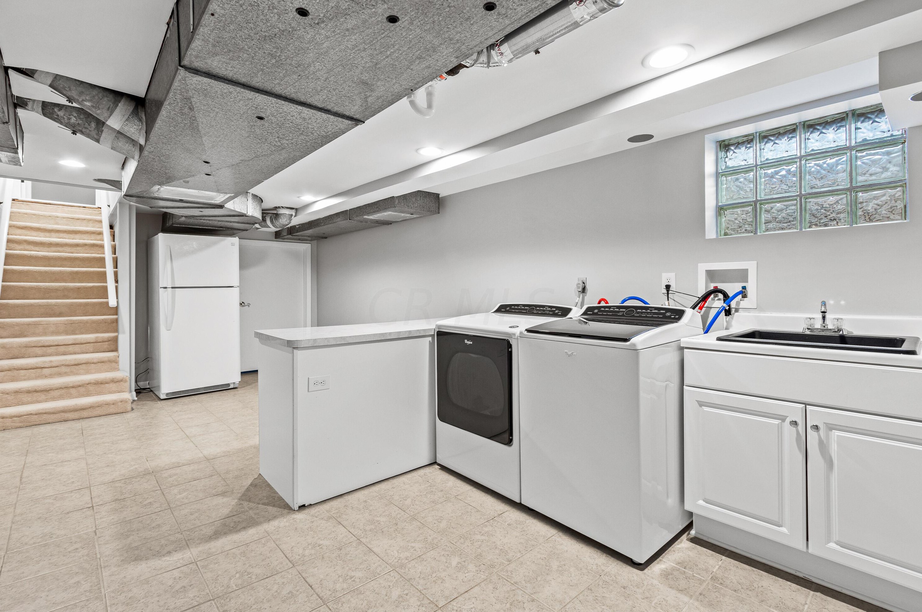 602 Cooke Rd, Columbus OH 43214-2822 exterior