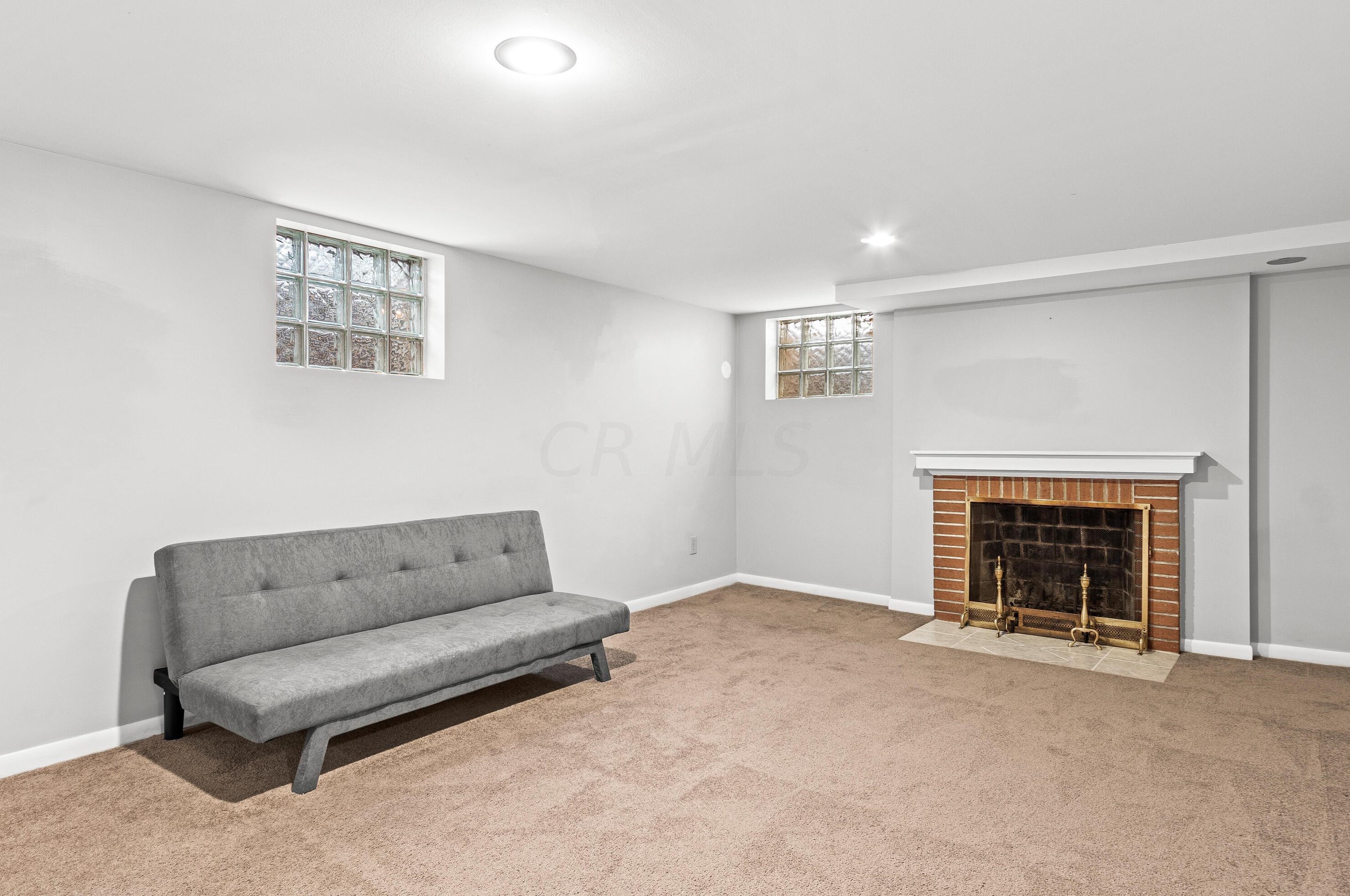 602 Cooke Rd, Columbus OH 43214-2822 exterior