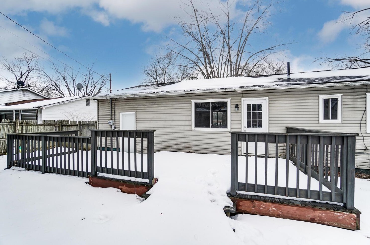 3416 Latonia Rd, Columbus OH 43232-6350 exterior