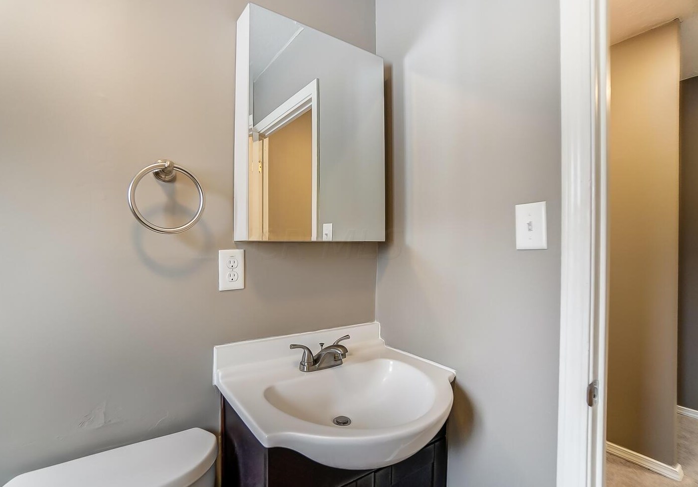 3416 Latonia Rd, Columbus OH 43232-6350 exterior