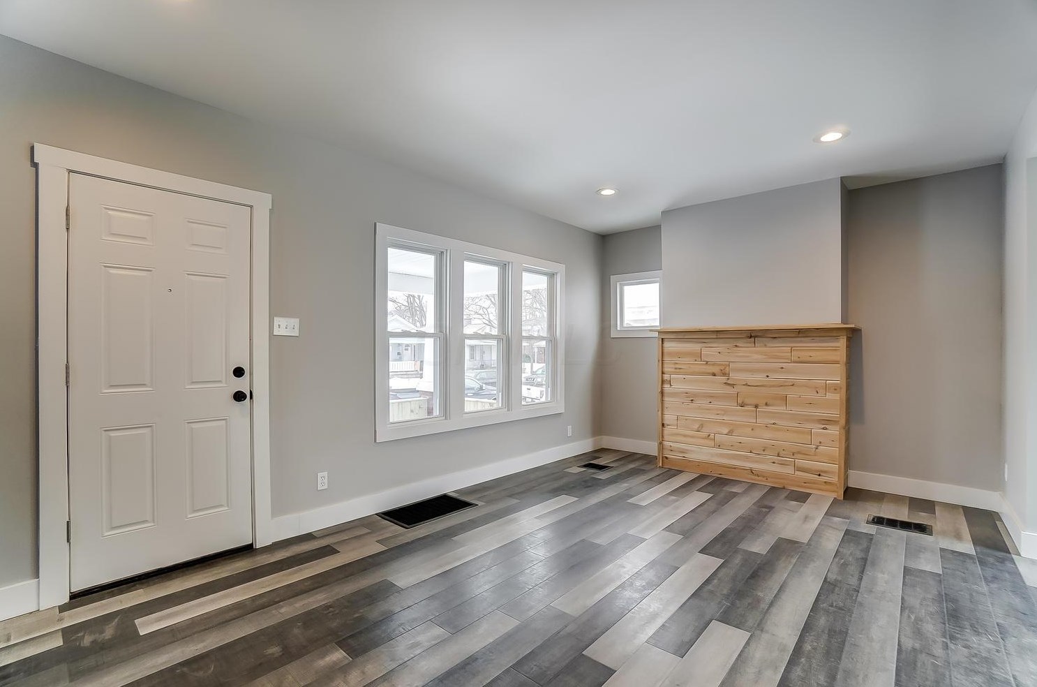 535 Catherine St, Columbus OH 43223-1966 exterior