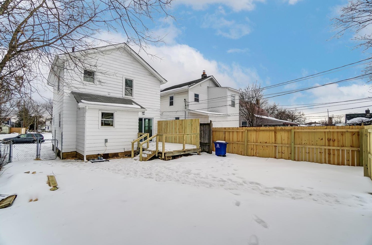 535 Catherine St, Columbus OH 43223-1966 exterior