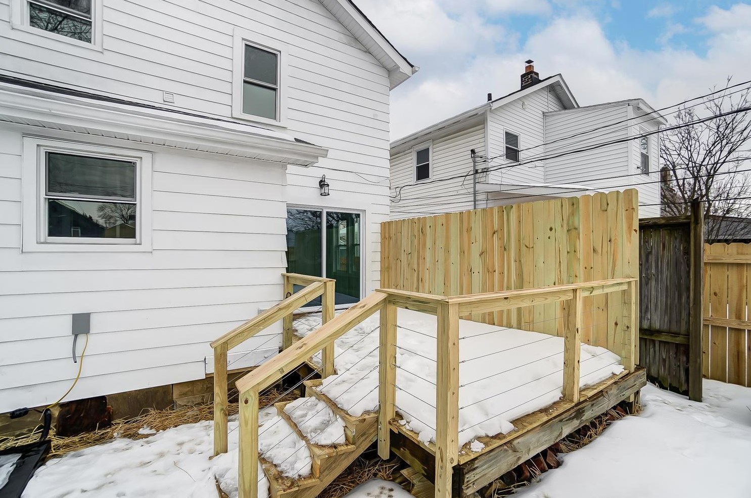 535 Catherine St, Columbus OH 43223-1966 exterior