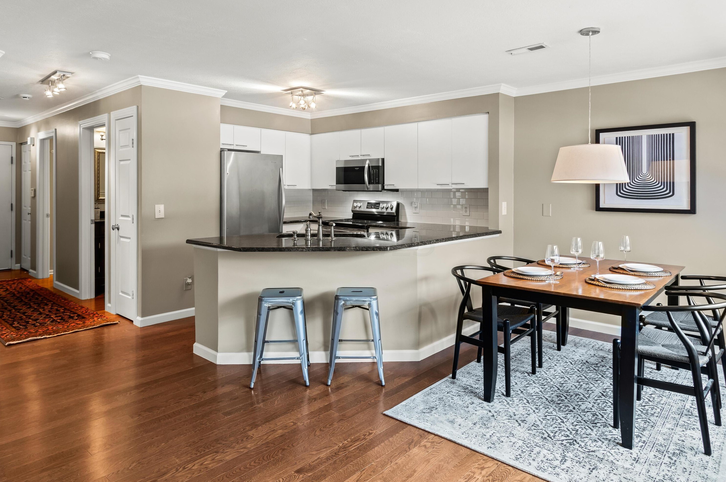 59 Victorian Gate Way, Columbus OH 43215-1675 exterior