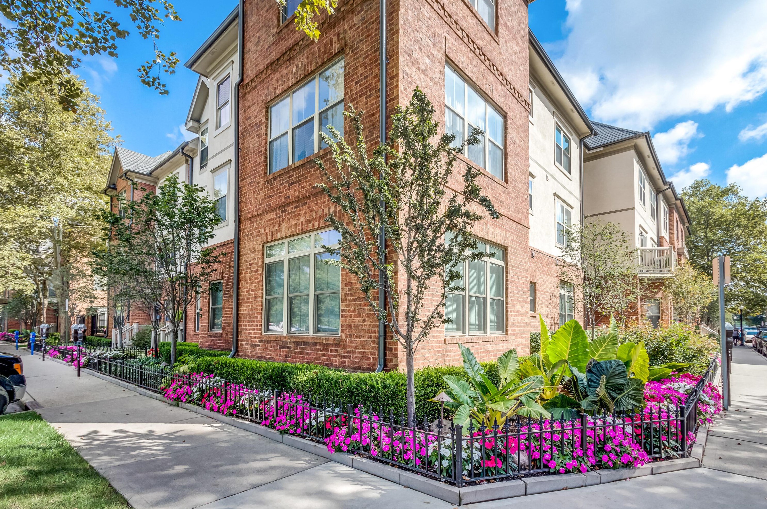 59 Victorian Gate Way, Columbus OH 43215-1675 exterior