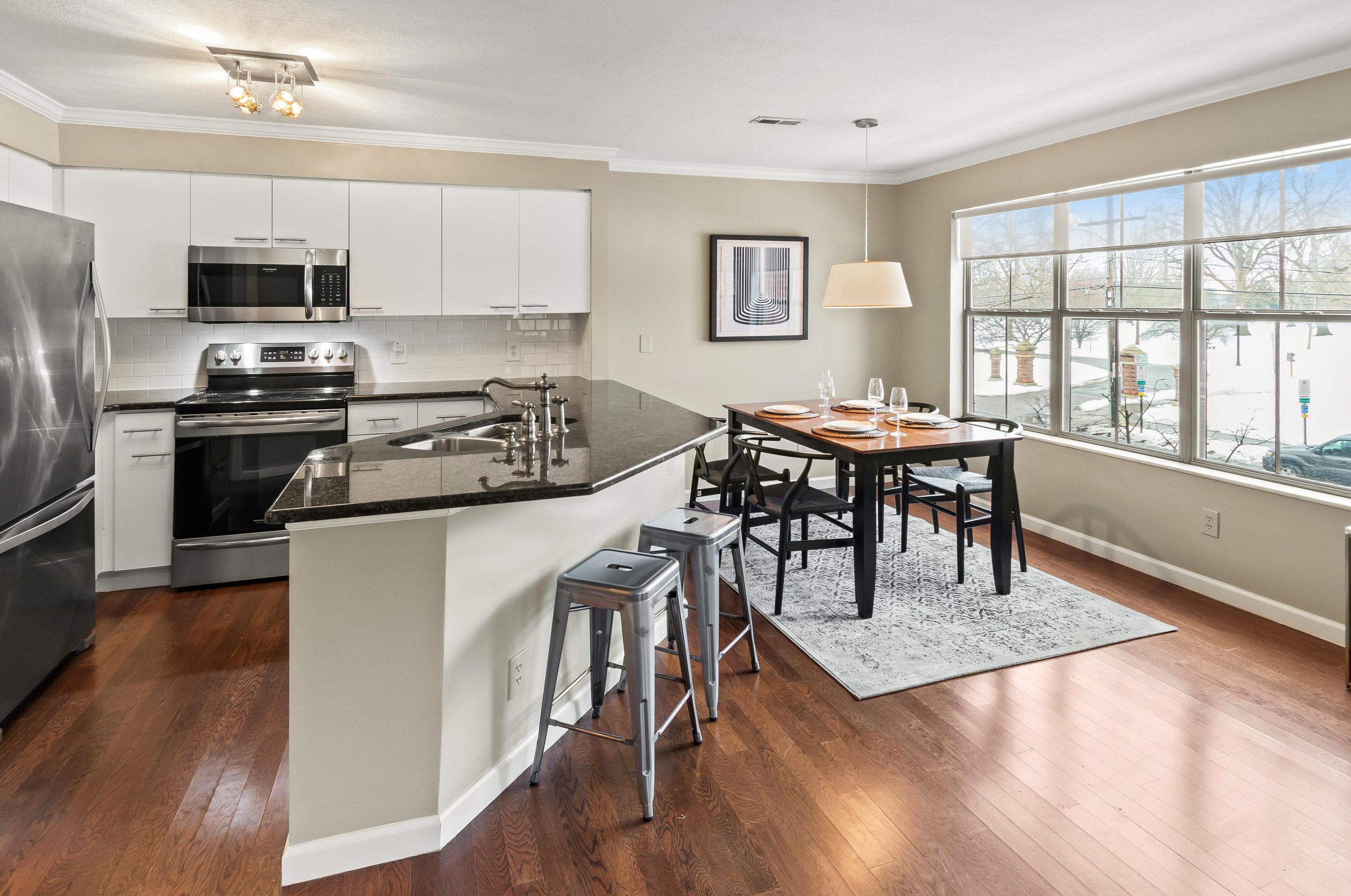 59 Victorian Gate Way, Columbus OH 43215-1675 exterior