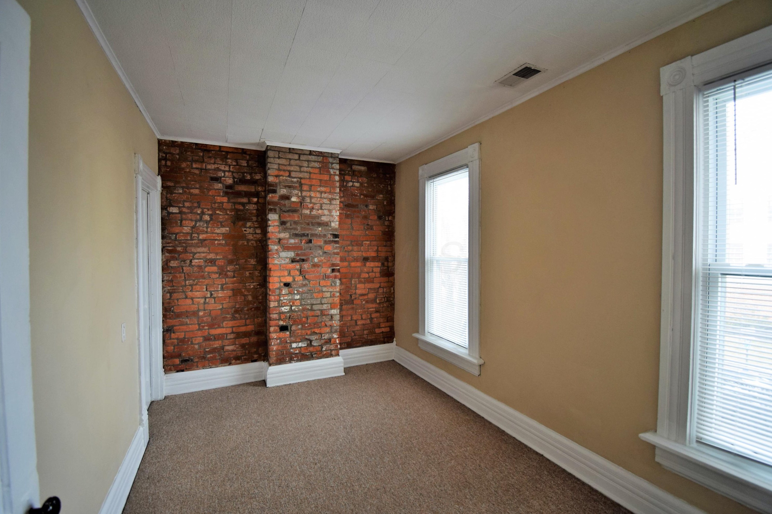 251 2 Ave, Columbus OH 43201-3663 exterior