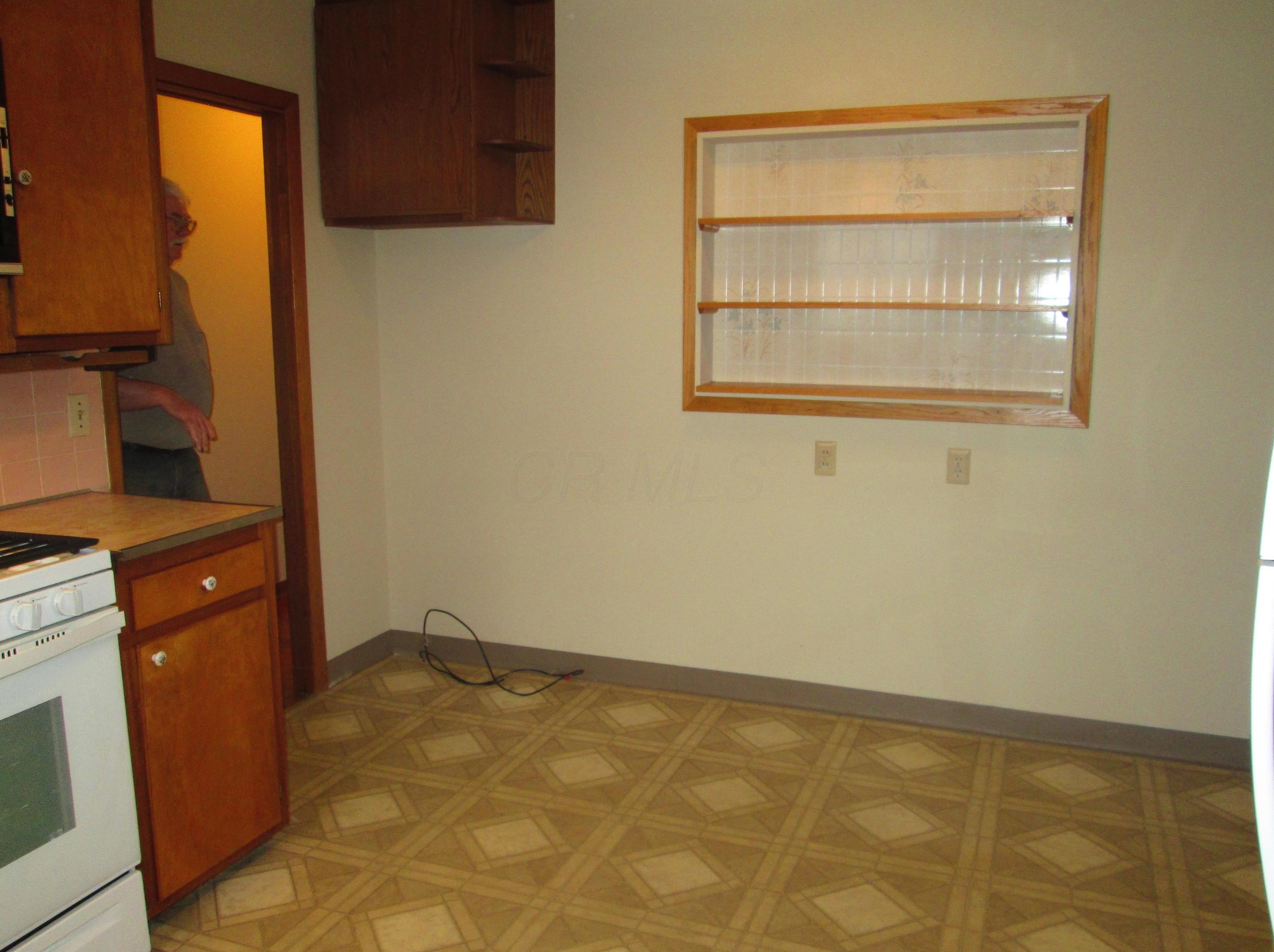 755 Bernhard Rd, Columbus OH 43213-1937 exterior