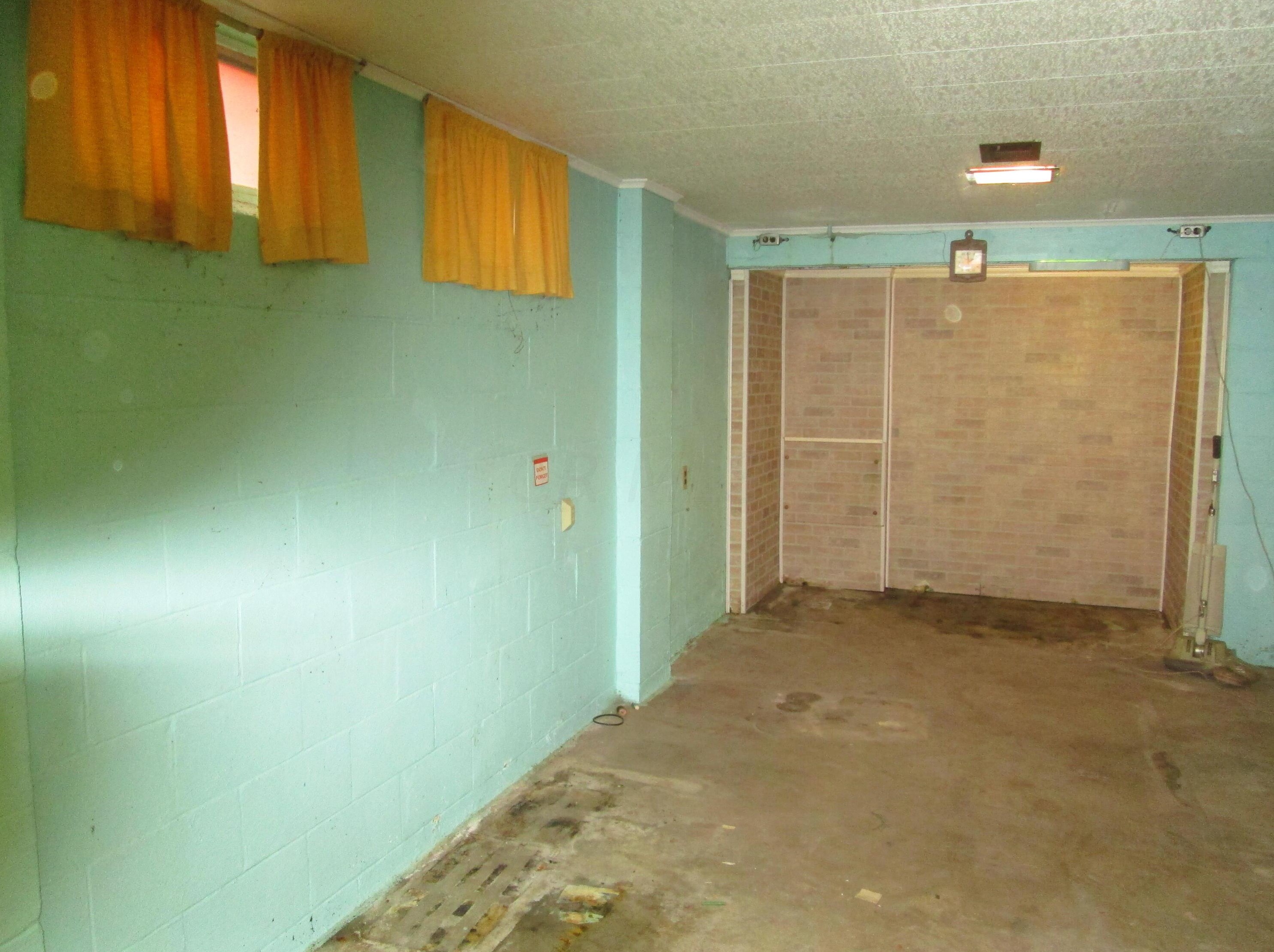 755 Bernhard Rd, Columbus OH 43213-1937 exterior