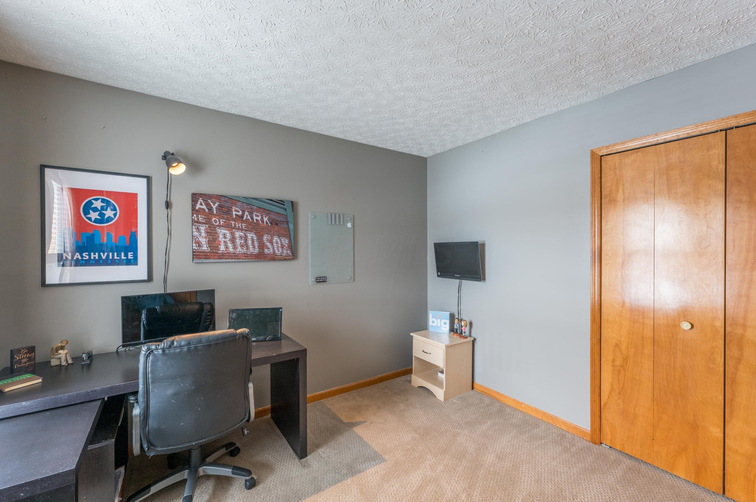 945 Leaflock Ct, Columbus OH exterior