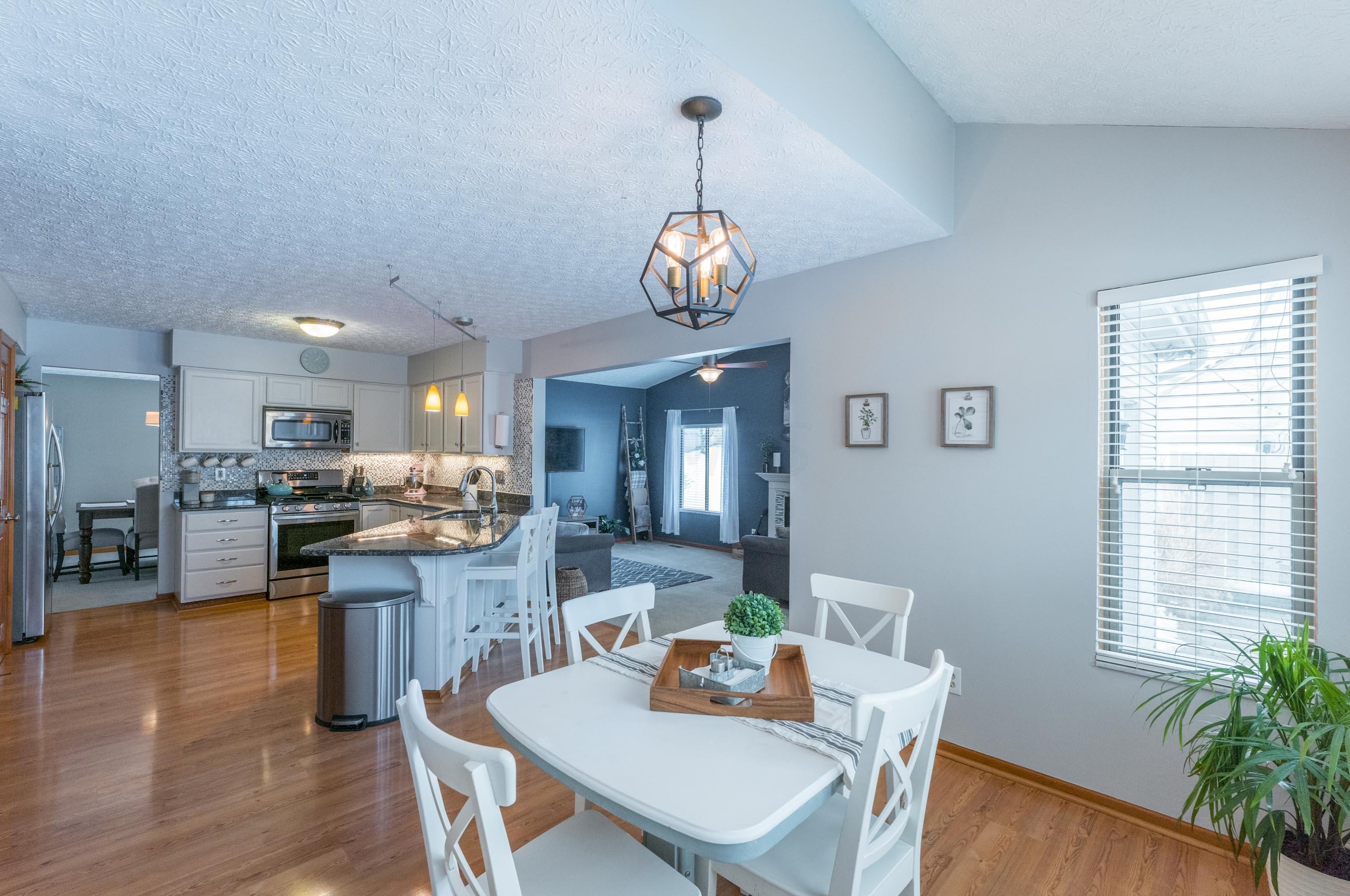 945 Leaflock Ct, Columbus OH exterior