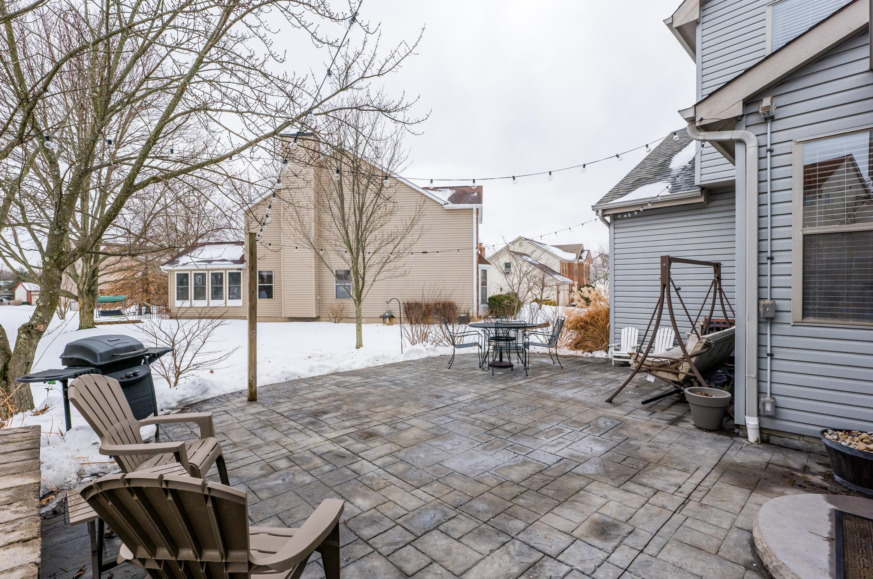 945 Leaflock Ct, Columbus OH exterior