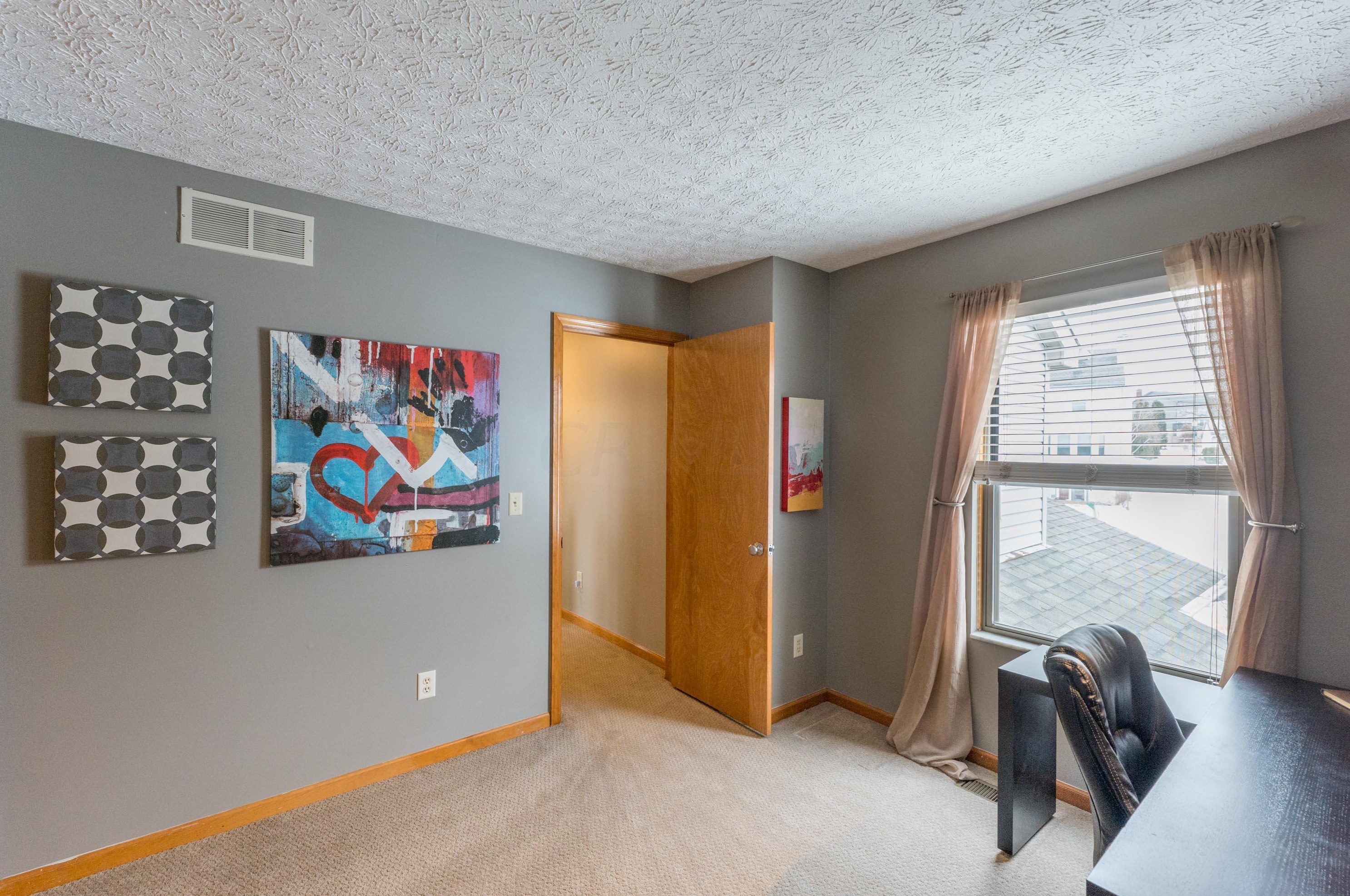 945 Leaflock Ct, Columbus OH exterior