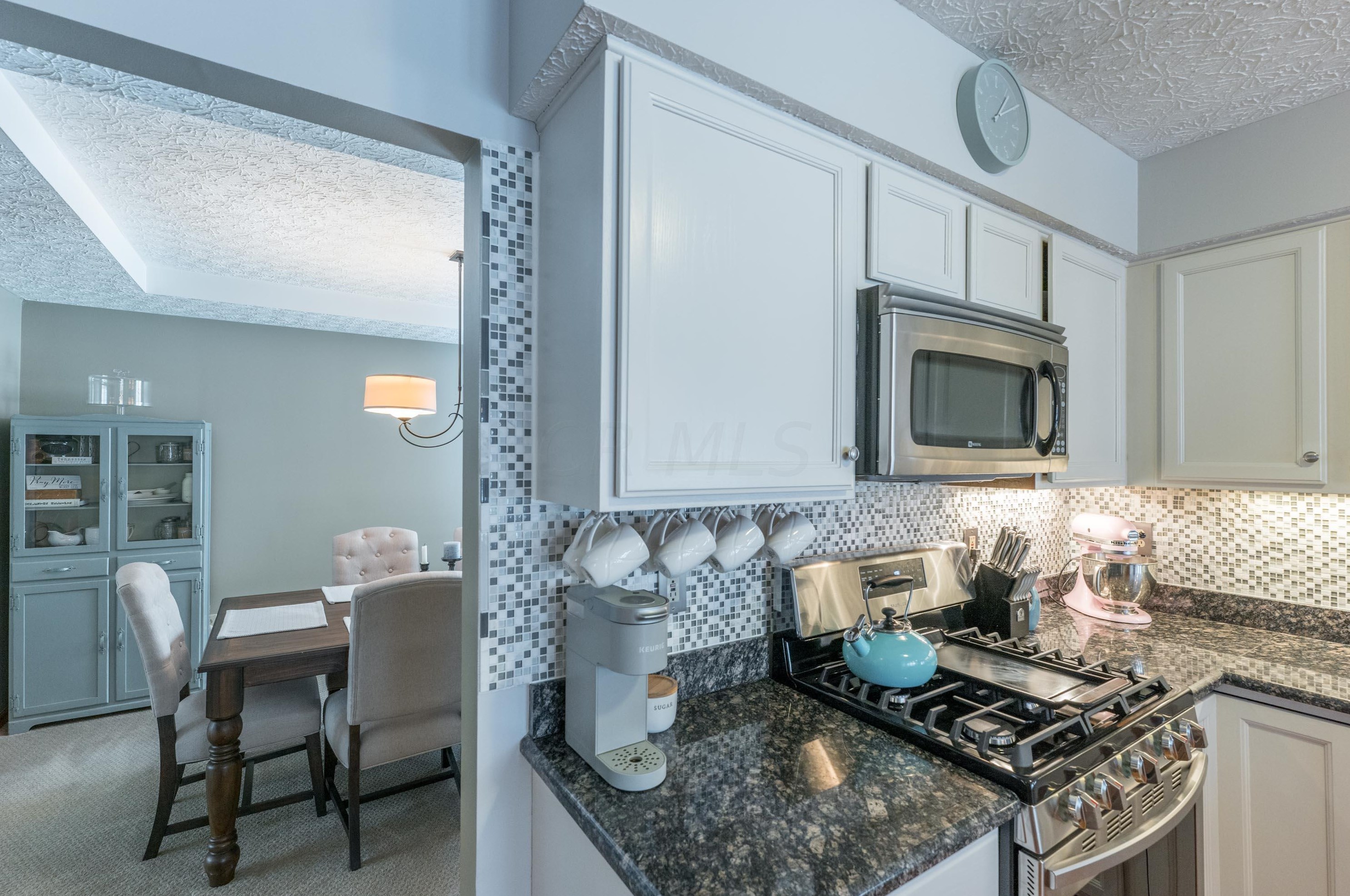 945 Leaflock Ct, Columbus OH exterior