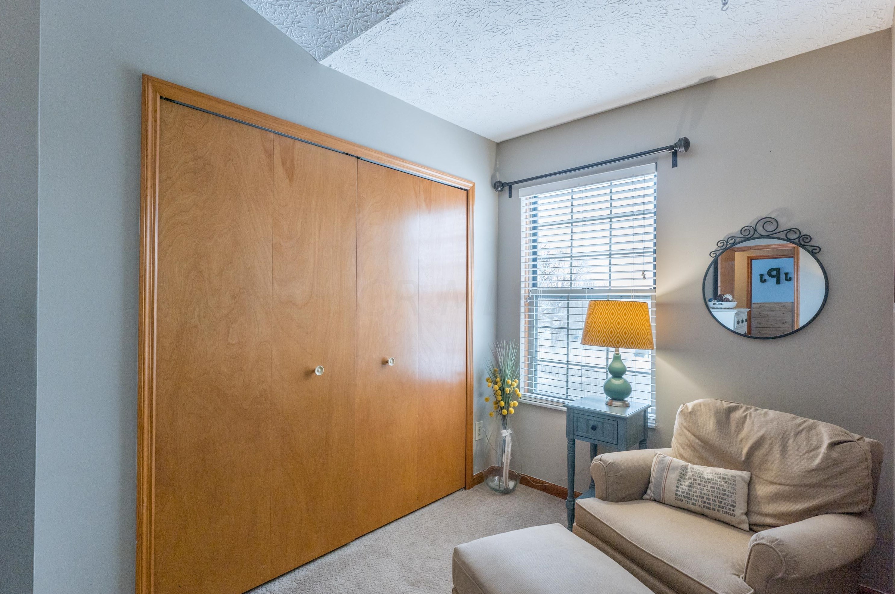 945 Leaflock Ct, Columbus OH exterior