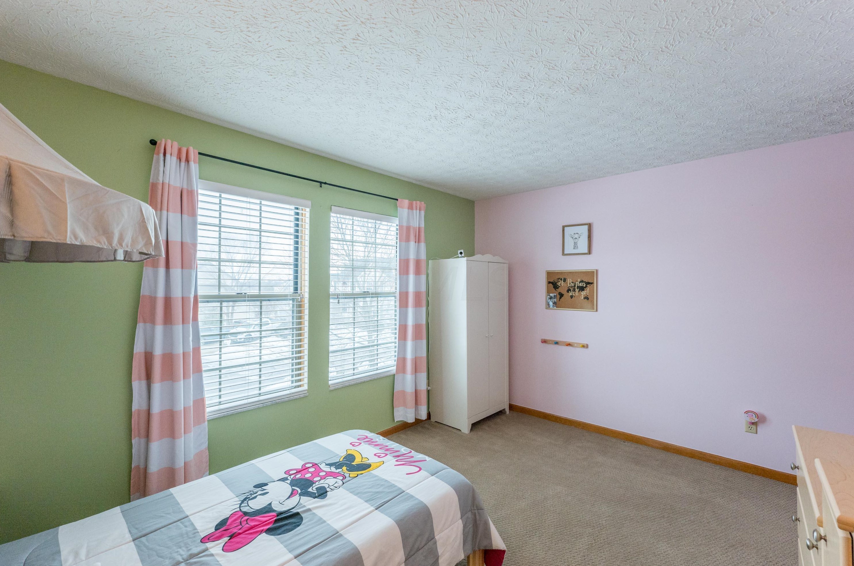 945 Leaflock Ct, Columbus OH exterior