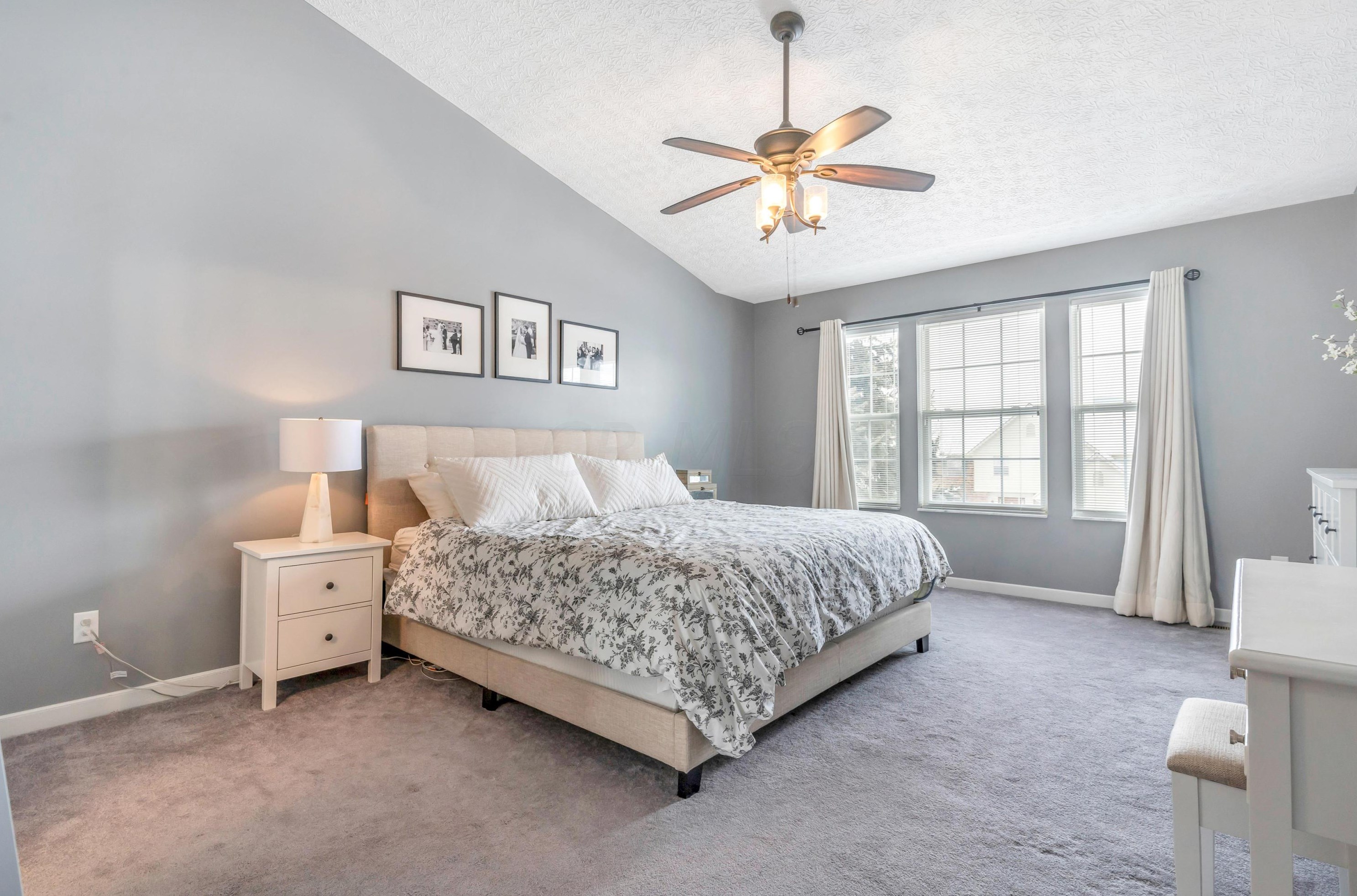 1099 Caroway Blvd, Columbus OH 43230-3217 exterior